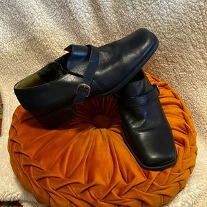 Black Leather Buckle Shoes  sz 7.5